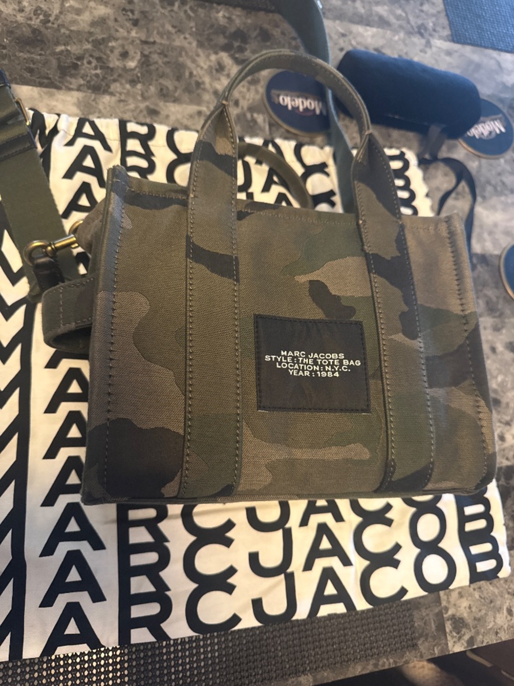 Marc Jacobs Camo 'The Tote Bag' - Picture 3 of 9